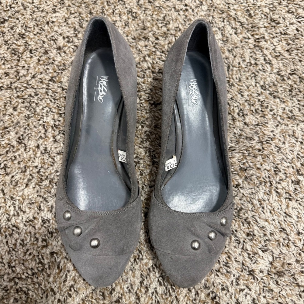 Mossimo Womens Grey Suede Studded Pointed Toe Kitten Heel Pumps Size 6